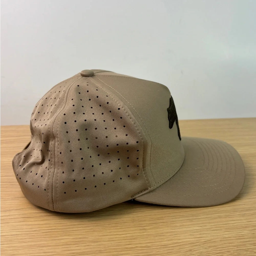 Brown Bear Waggle‎ Snapback Trucker Hat